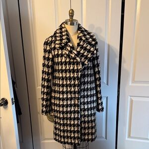 Stylish Black and White Houndstooth Coat